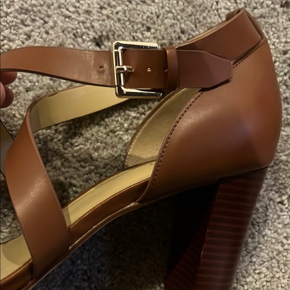 Elegant Brown Strappy Heels - Picture 3 of 4